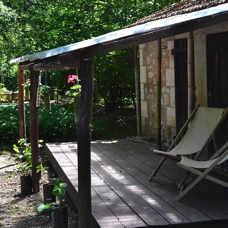 Les Bruyeres B&B Montbron ภายนอก รูปภาพ
