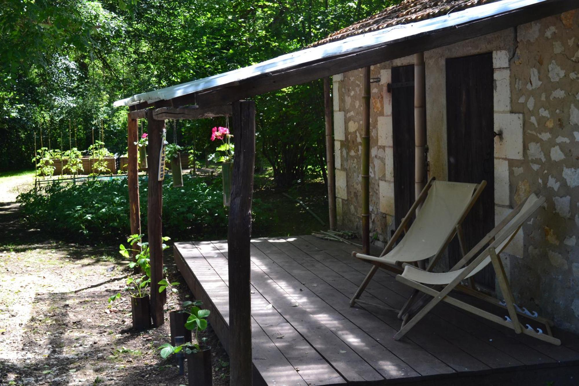Les Bruyeres B&B Montbron ภายนอก รูปภาพ