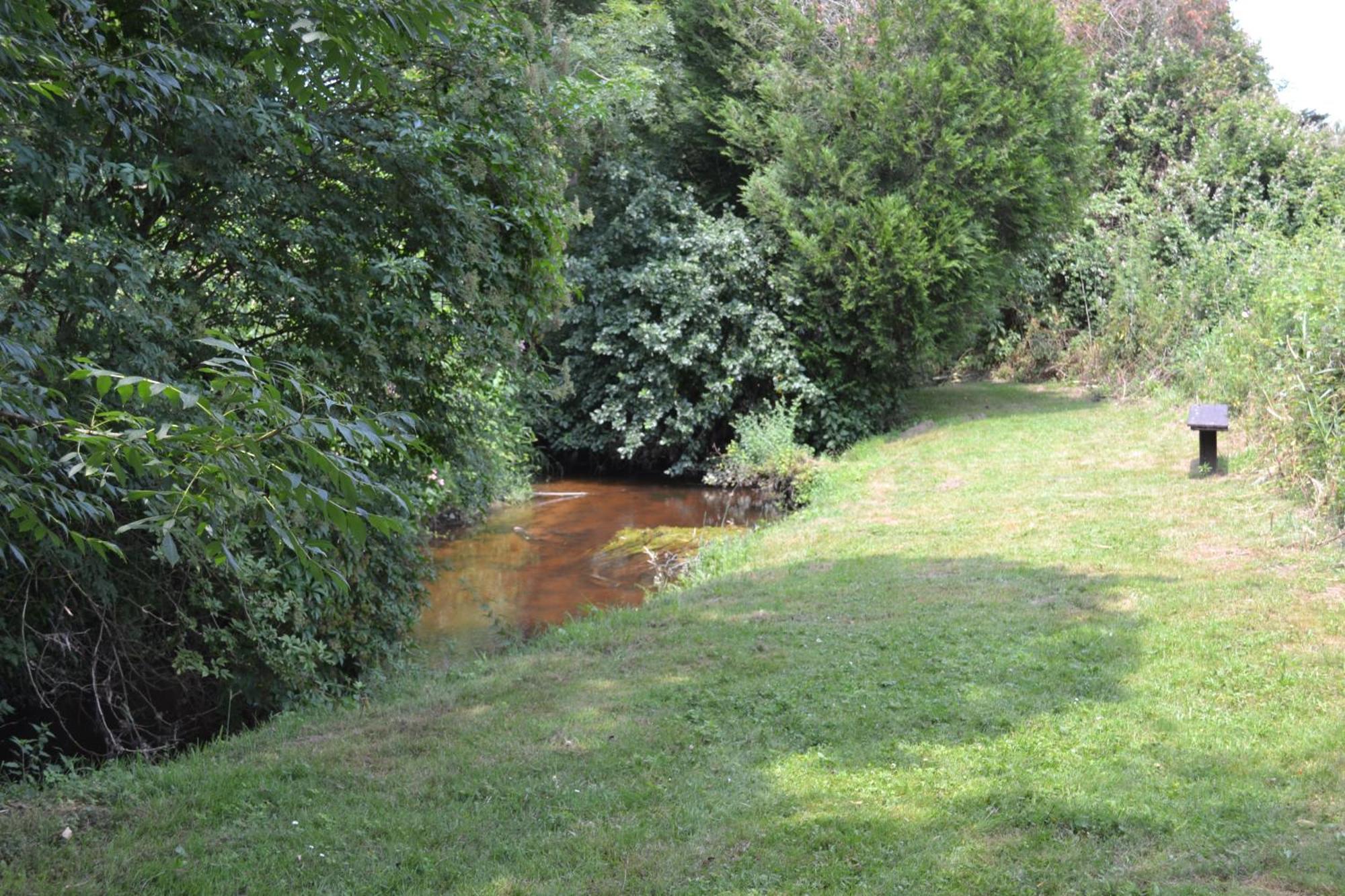 Les Bruyeres B&B Montbron ภายนอก รูปภาพ