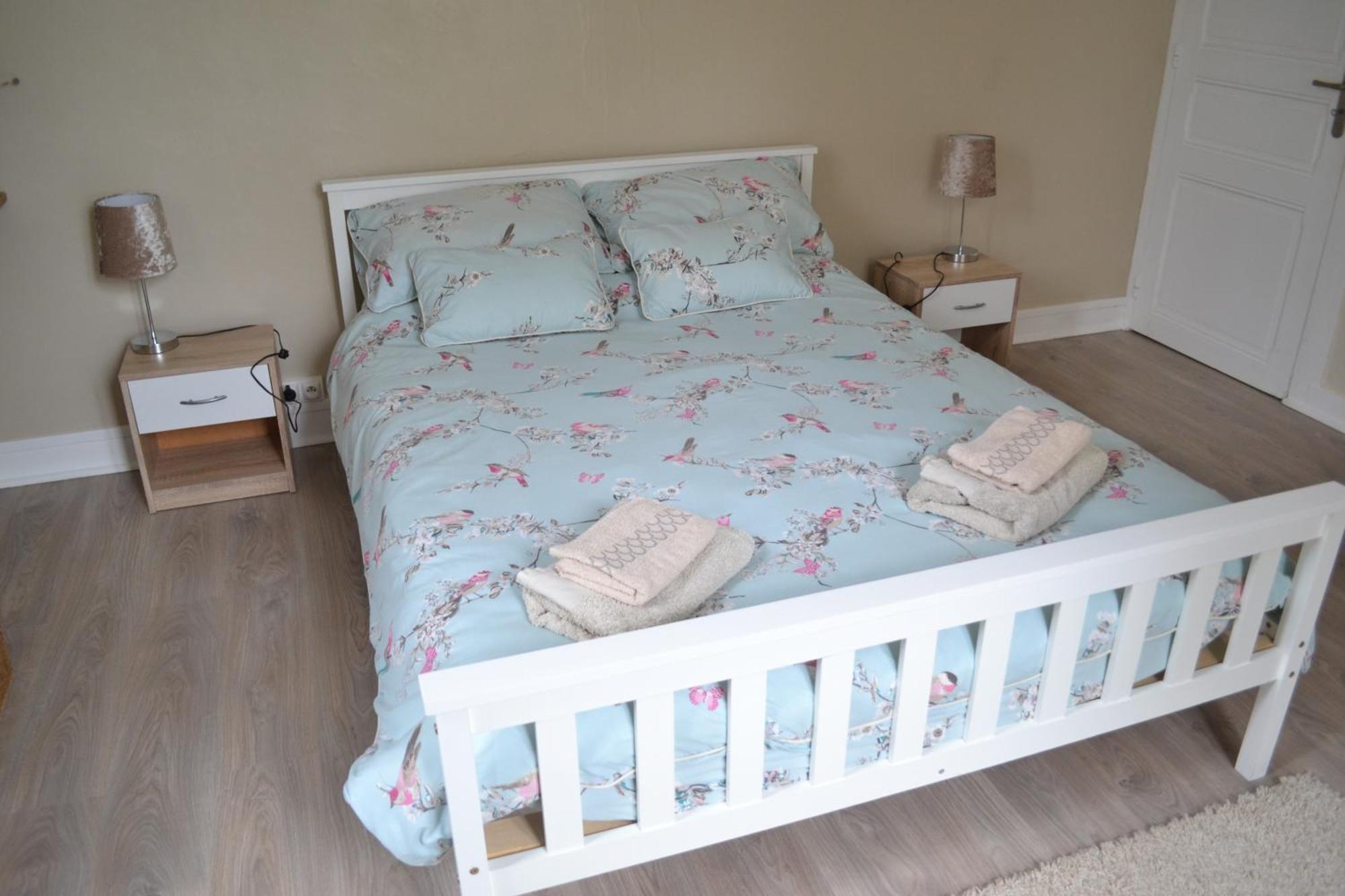 Les Bruyeres B&B Montbron ภายนอก รูปภาพ
