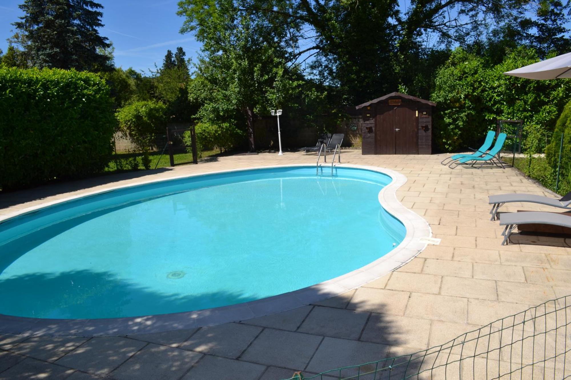 Les Bruyeres B&B Montbron ภายนอก รูปภาพ