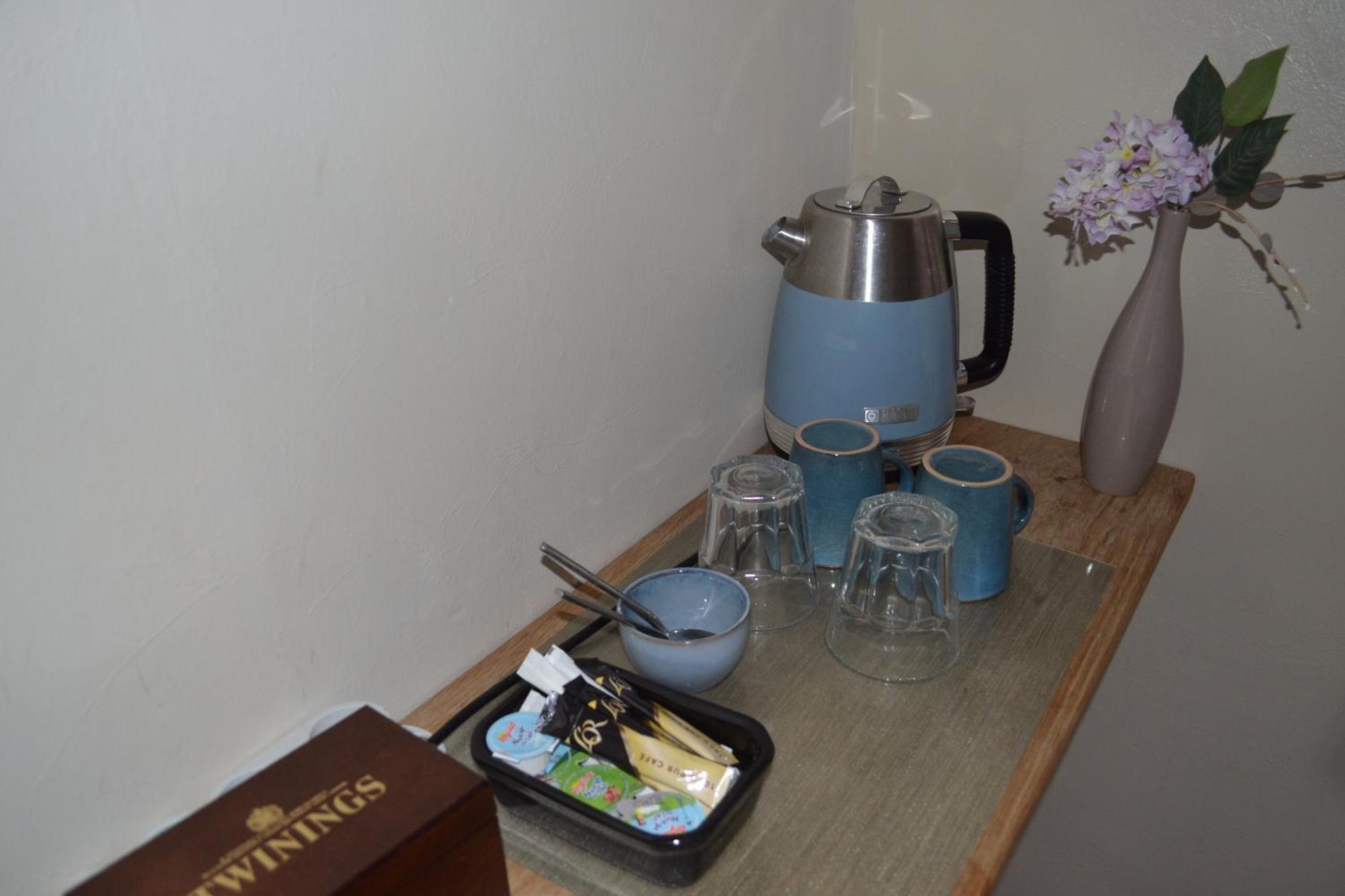Les Bruyeres B&B Montbron ภายนอก รูปภาพ
