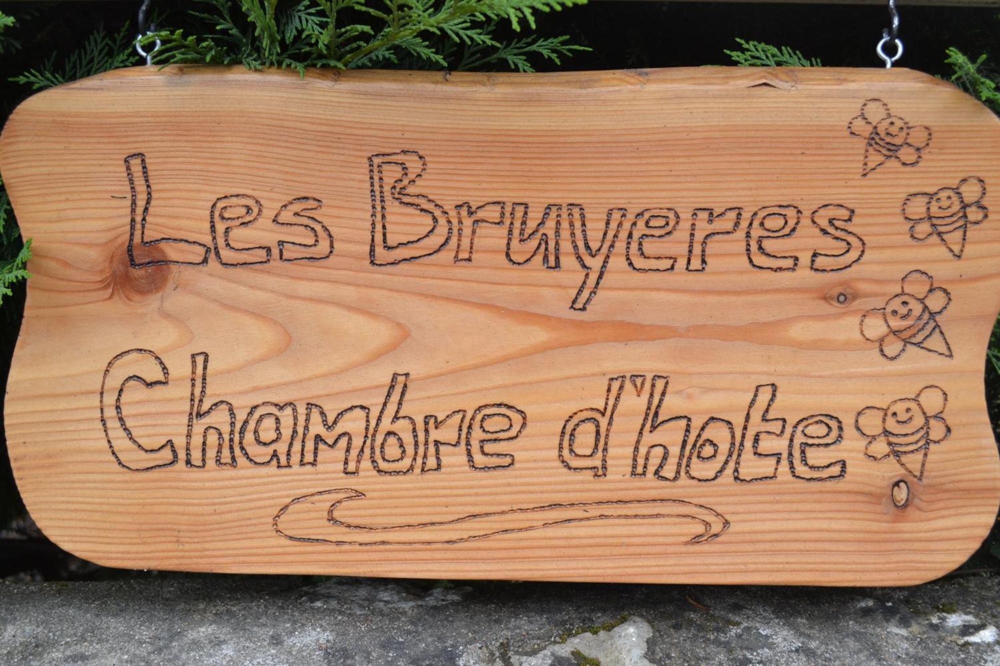 Les Bruyeres B&B Montbron ภายนอก รูปภาพ